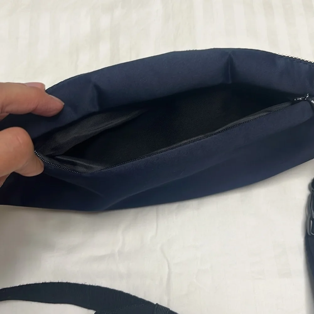 Athlete navy bum sling crossbody bag - Picture 5 of 7